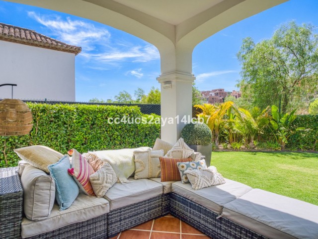 3 Bedrooms Villa in Estepona