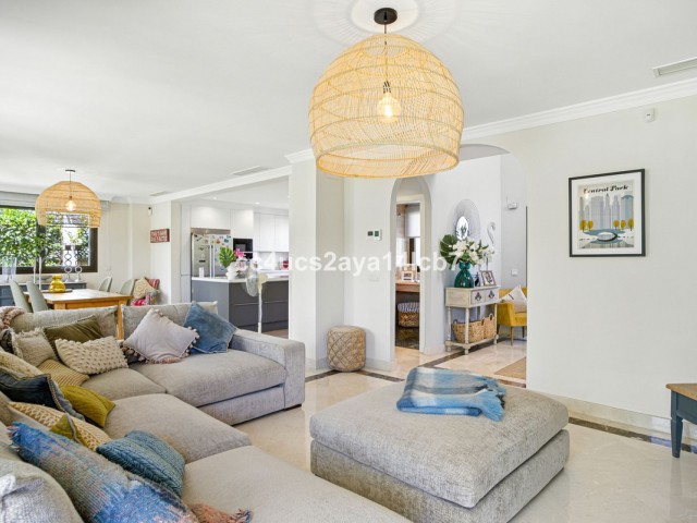 3 Bedrooms Villa in Estepona