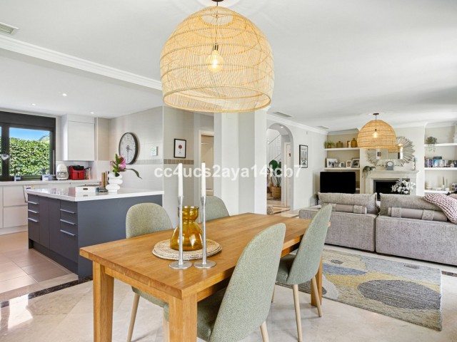 3 Bedrooms Villa in Estepona