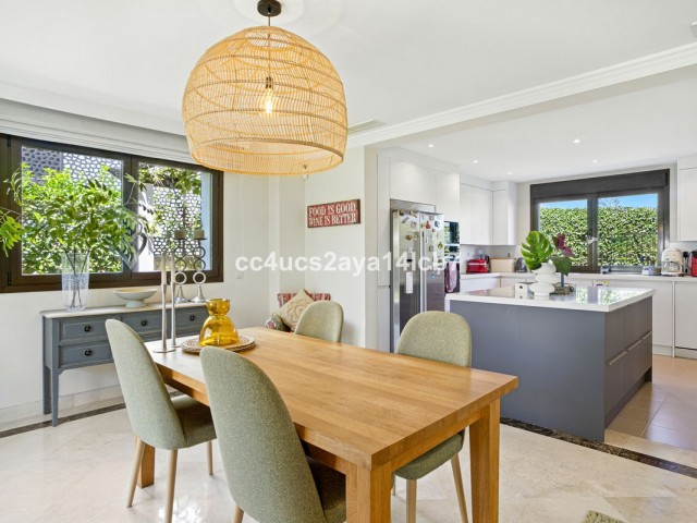 3 Bedrooms Villa in Estepona