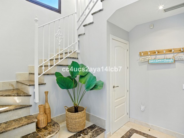 3 Bedrooms Villa in Estepona