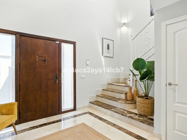 3 Bedrooms Villa in Estepona