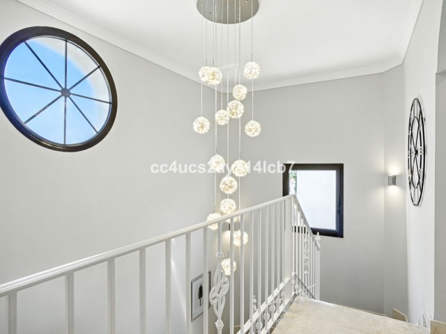 3 Bedrooms Villa in Estepona