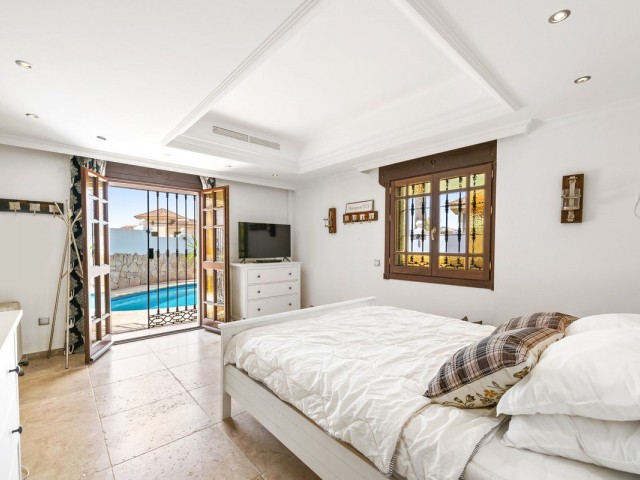 4 Bedrooms Townhouse in Nueva Andalucía