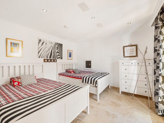 4 Bedrooms Townhouse in Nueva Andalucía