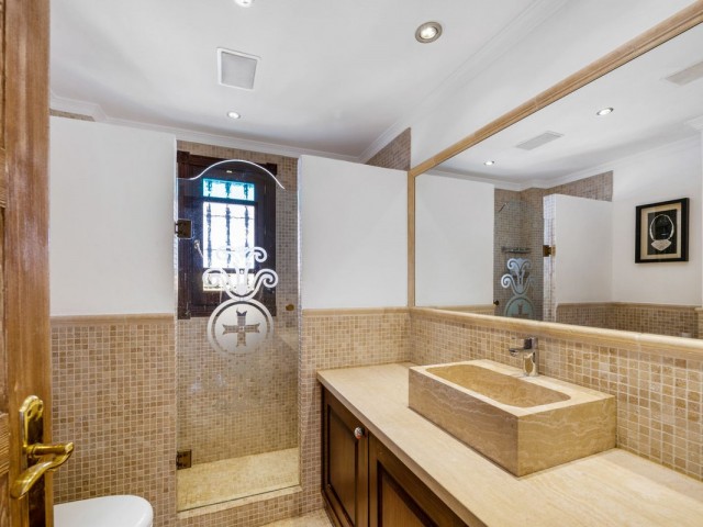 4 Bedrooms Townhouse in Nueva Andalucía