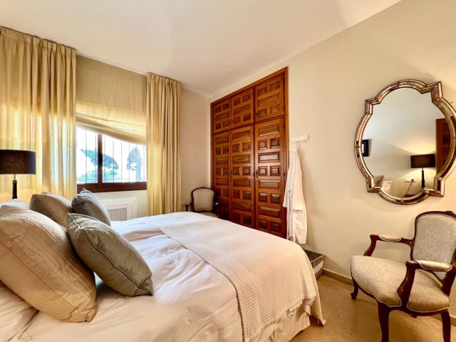 4 Bedrooms Villa in Elviria