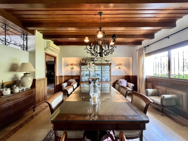 4 Sovrums Villa i Elviria