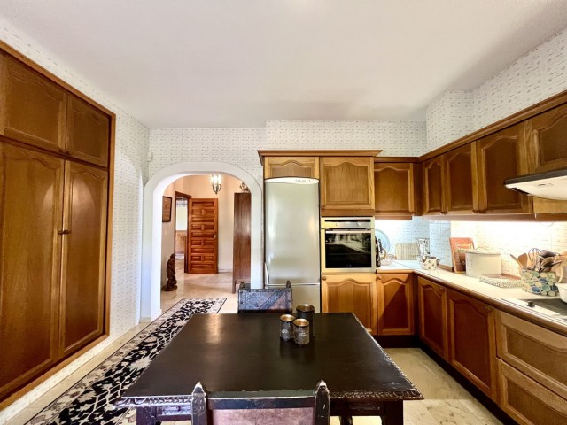 4 Soveroms Villa i Elviria