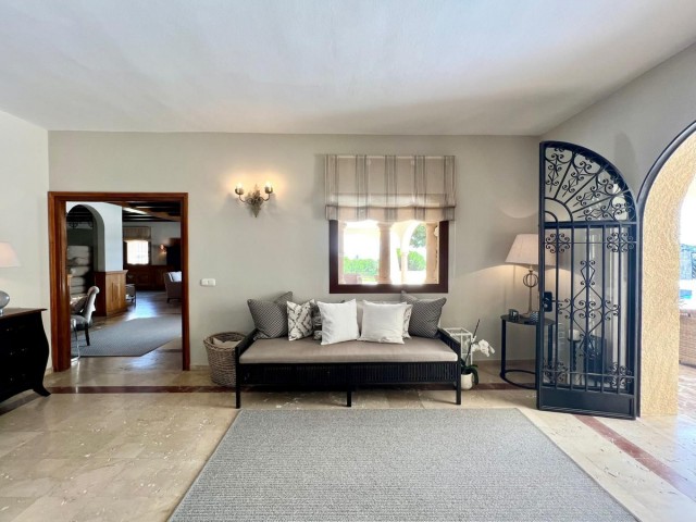 4 Schlafzimmer Villa in Elviria