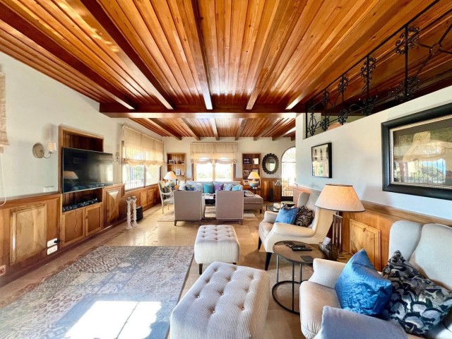 4 Schlafzimmer Villa in Elviria