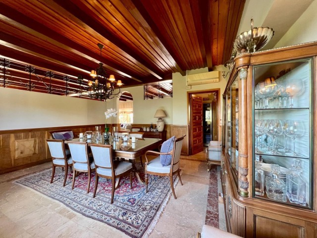 4 Schlafzimmer Villa in Elviria