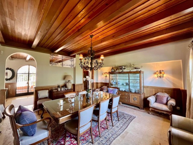 4 Schlafzimmer Villa in Elviria