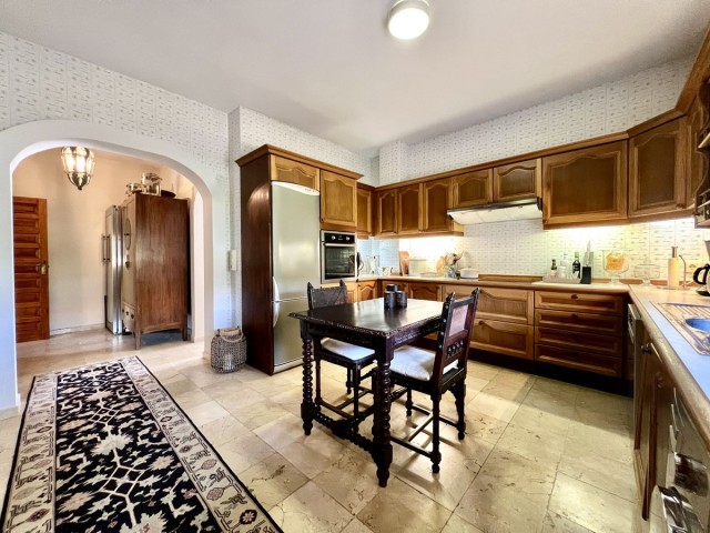 4 Schlafzimmer Villa in Elviria