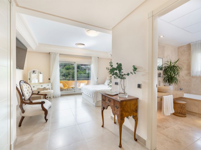 Apartment, Sotogrande Alto, R5140105