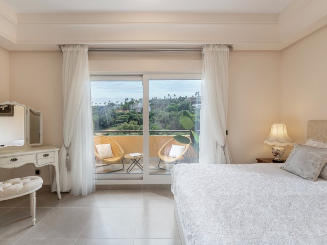 Apartment, Sotogrande Alto, R5140105
