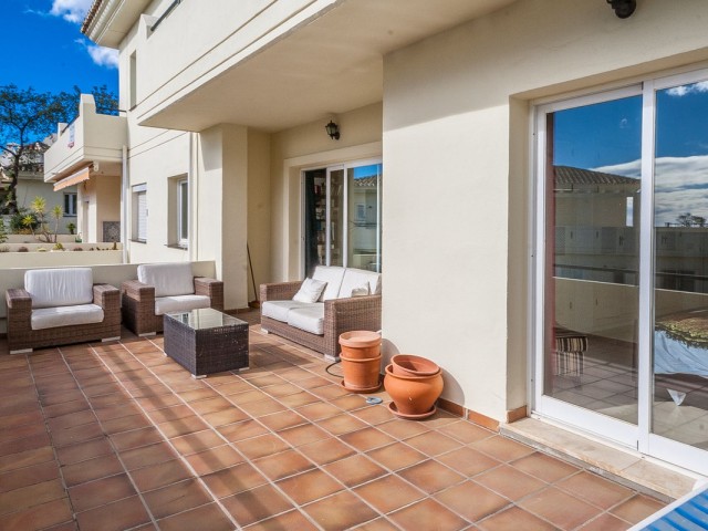 Apartamento con 2 Dormitorios  en Cabopino