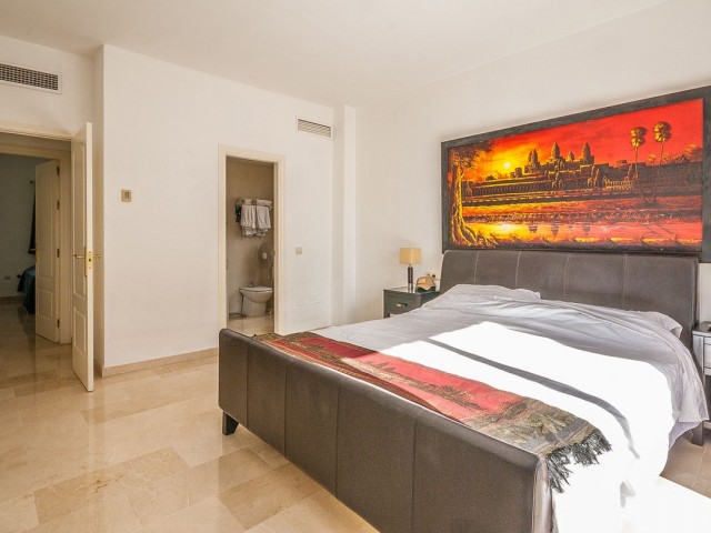 Apartamento con 2 Dormitorios  en Cabopino
