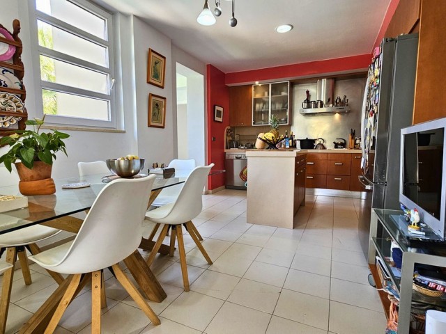 5 Bedrooms Villa in Sotogrande Alto