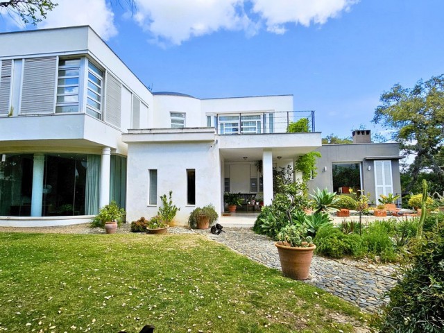 5 Bedrooms Villa in Sotogrande Alto