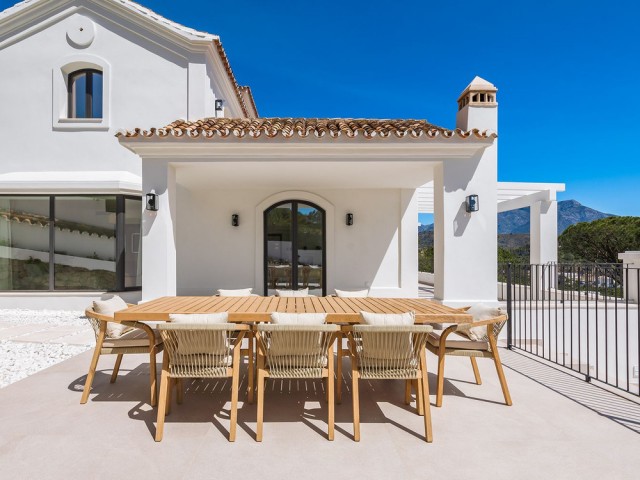 Villa avec 5 Chambres  à El Madroñal