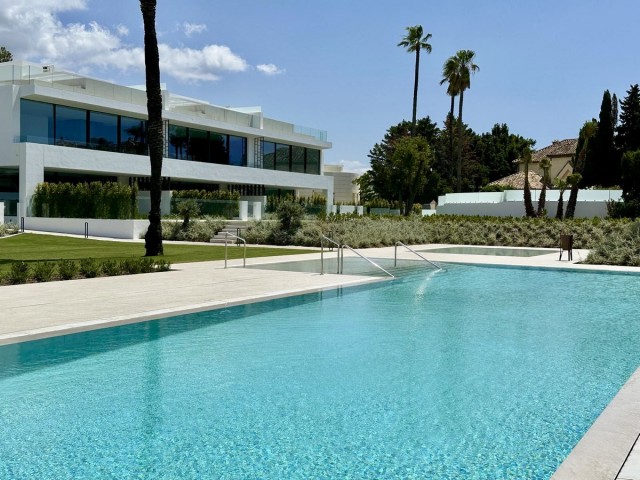 4 Bedrooms Villa in Nueva Andalucía