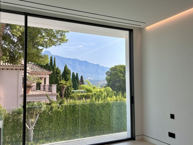 4 Bedrooms Villa in Nueva Andalucía