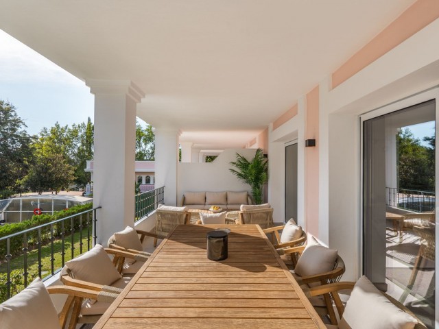 3 Bedrooms Apartment in Nueva Andalucía