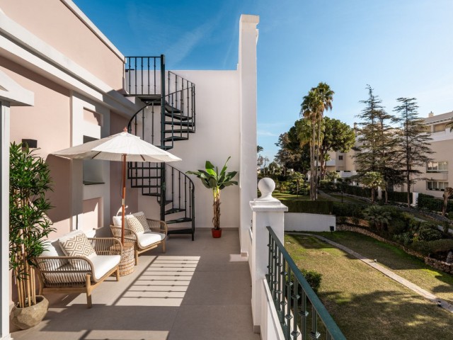 3 Bedrooms Apartment in Nueva Andalucía