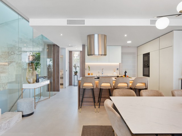 5 Makuuhuoneen Rivitalo Puerto Banús