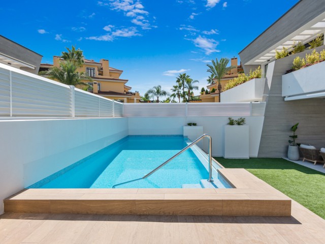 5 Makuuhuoneen Rivitalo Puerto Banús