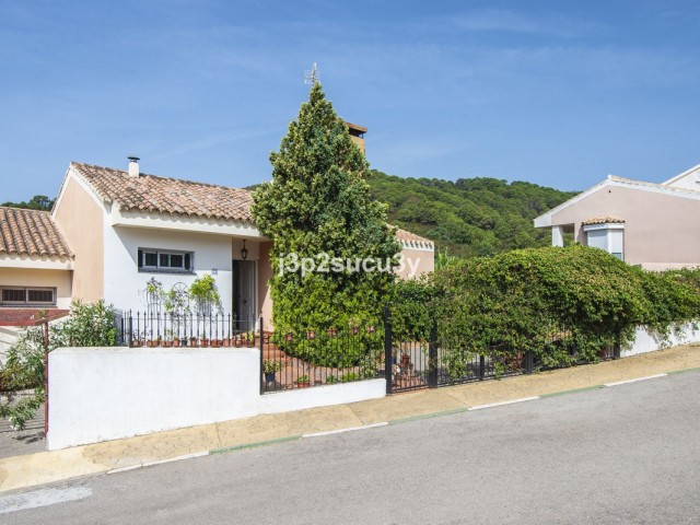 Villa con 3 Dormitorios  en Estepona