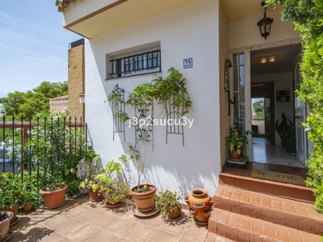 Villa con 3 Dormitorios  en Estepona