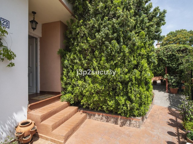 Villa con 3 Dormitorios  en Estepona