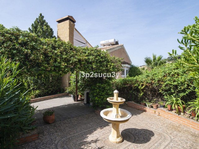 Villa con 3 Dormitorios  en Estepona