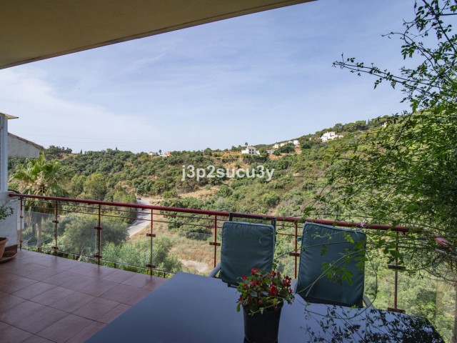 Villa con 3 Dormitorios  en Estepona