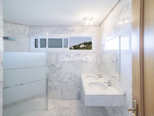 Villa con 3 Dormitorios  en Estepona