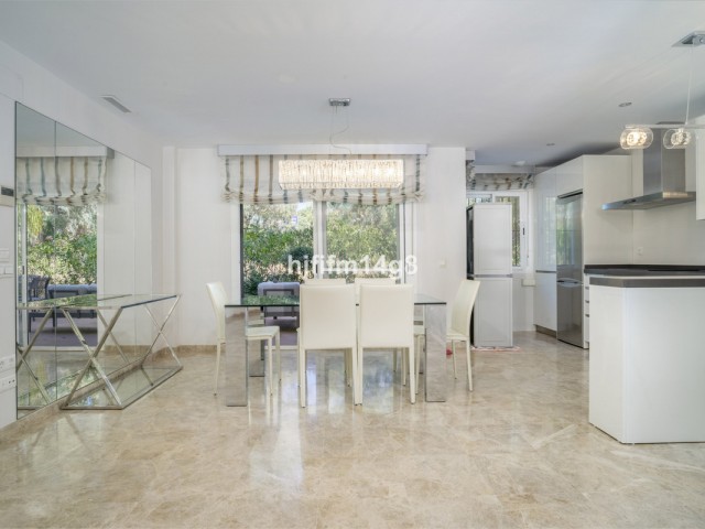 2 Bedrooms Apartment in Nueva Andalucía