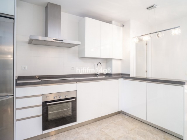 2 Bedrooms Apartment in Nueva Andalucía