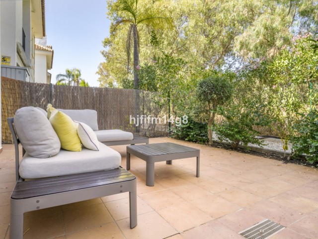 2 Bedrooms Apartment in Nueva Andalucía