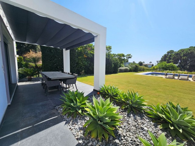 4 Bedrooms Villa in Benahavís