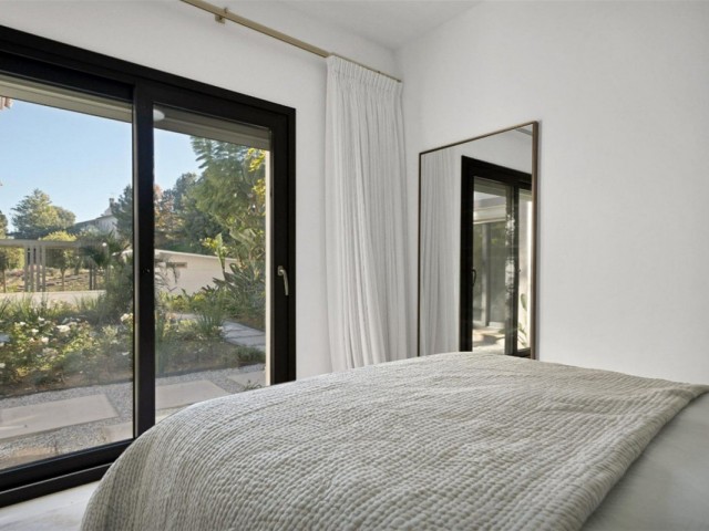 4 Bedrooms Villa in Benahavís