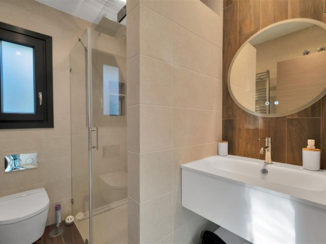 4 Bedrooms Villa in Benahavís