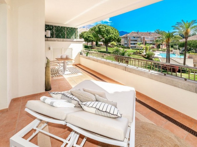 Apartamento con 4 Dormitorios  en The Golden Mile