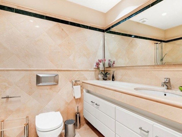 Apartamento con 4 Dormitorios  en The Golden Mile