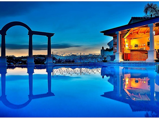 17 Bedrooms Villa in Nueva Andalucía