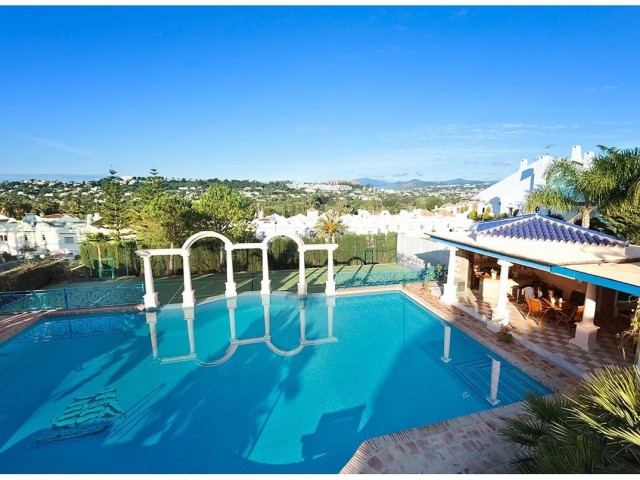 17 Bedrooms Villa in Nueva Andalucía