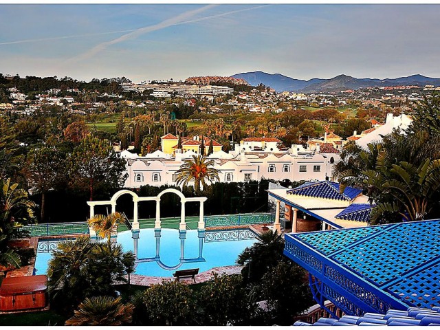 17 Bedrooms Villa in Nueva Andalucía