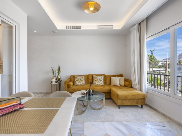 Ático con 2 Dormitorios  en Puerto Banús