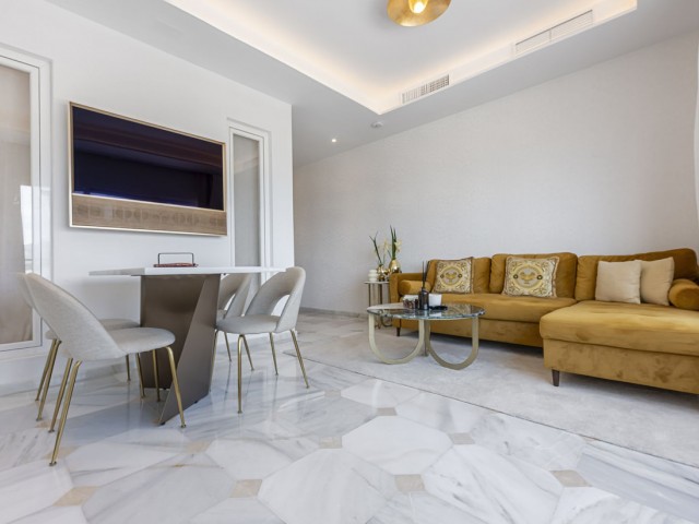 Ático con 2 Dormitorios  en Puerto Banús